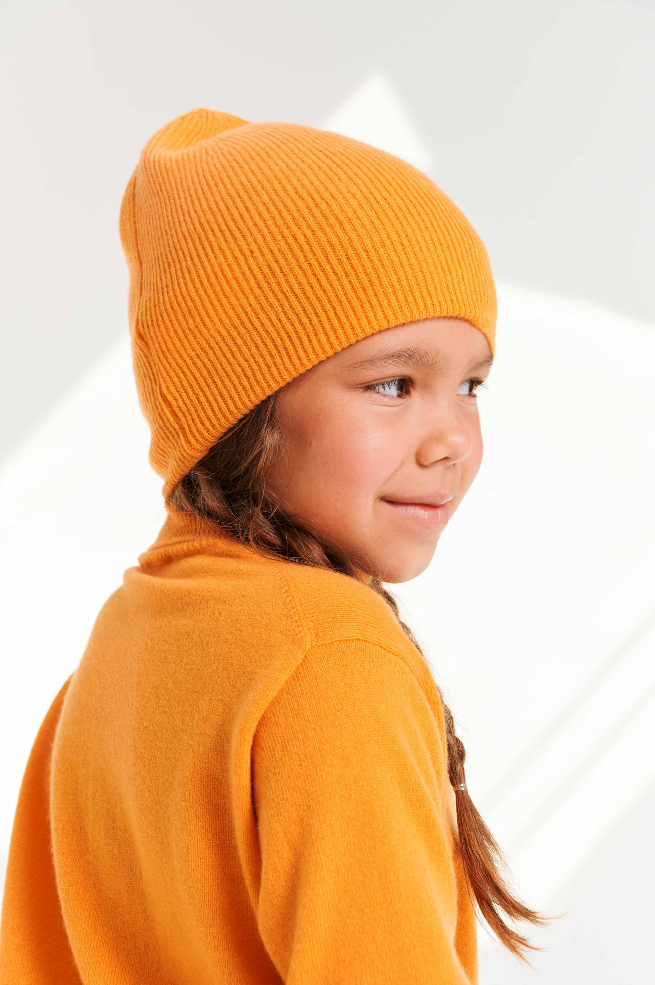 Оранжевая шапка из кашемира
