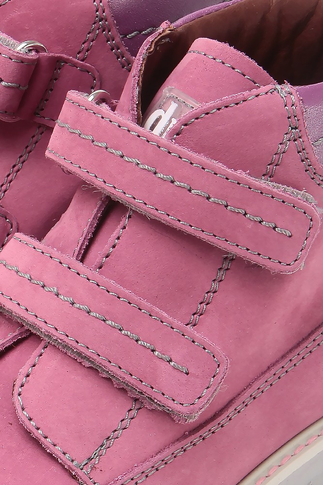 Кожаные розовые ботинки на липучках